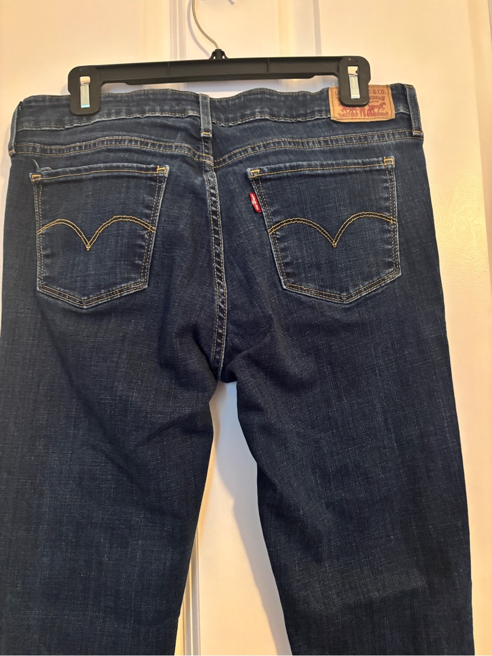 Levi's - Women's Dark Indigo 711 Skinny Jeans. Size 31, Cotton Blend